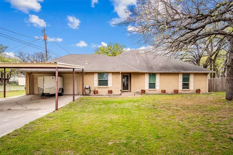 701 Wood Ln, Azle, TX 76020