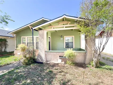 904 W 7th St, Cisco, TX 76437
