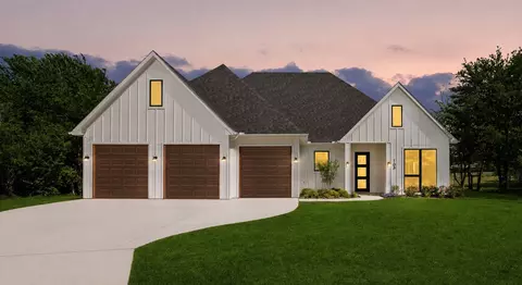 105 Buckboard Trl, Oak Point, TX 75068