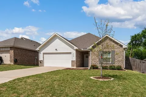 218 Skiff Dr, Gun Barrel City, TX 75156