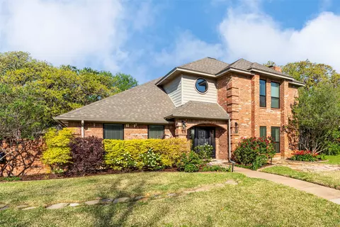4802 Willow Bend Dr, Arlington, TX 76017
