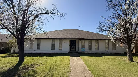 9415 Arborhill Dr, Dallas, TX 75243