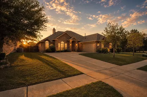 5130 Crawfish Ln, Garland, TX 75043
