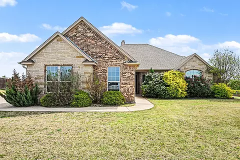 104 Stanford Ln, Springtown, TX 76082