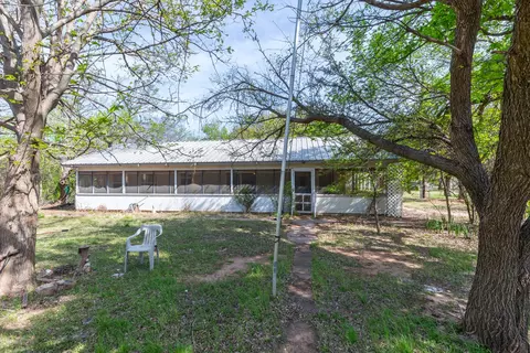 749 Cedar St, Buffalo Gap, TX 79508