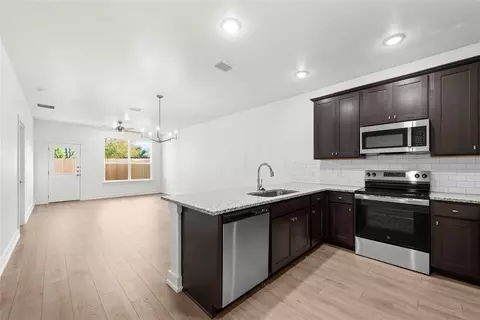 622 Campus St, Troy, TX 76579 photo 8