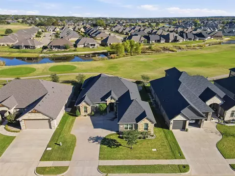108 Spieth Ct, Granbury, TX 76048