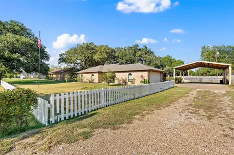 272 Locklar Loop, Waco, TX 76705 photo 2
