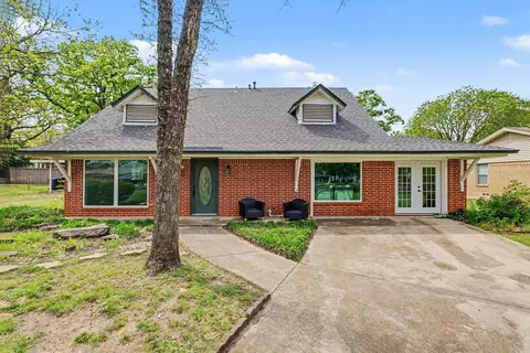 3245 Hartlee Field Rd, Denton, TX 76208