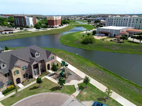 695 Vista Del Lago Dr, Lewisville, TX 75067