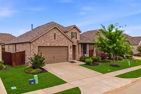 Exterior - 1429 Eclipse Rd, Aubrey, TX 76227 photo 2 of 7