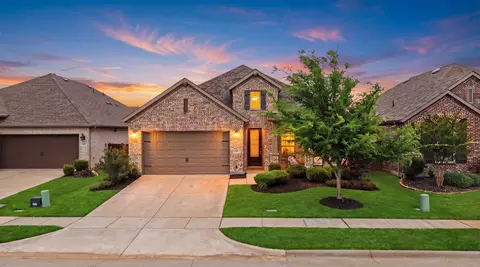 1429 Eclipse Rd, Aubrey, TX 76227