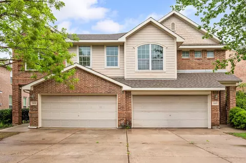 1414 Ravenwood Dr, Mansfield, TX 76063