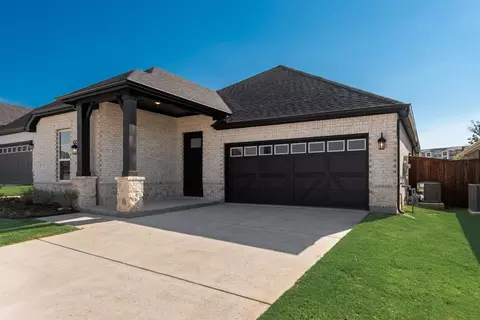 204 Starlight Dr, Anna, TX 75409