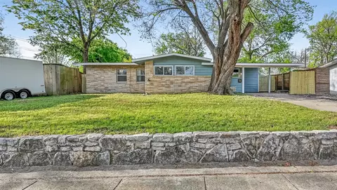 2116 Marilyn Ln, Arlington, TX 76010