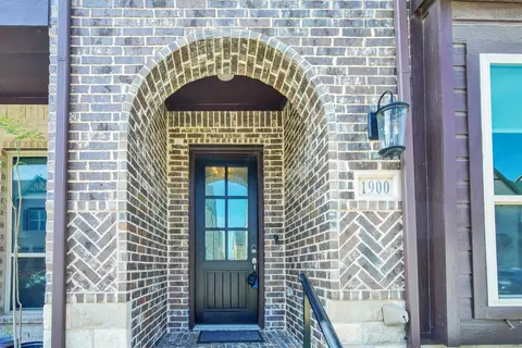 1900 Melinda Ln, Farmers Branch, TX 75234