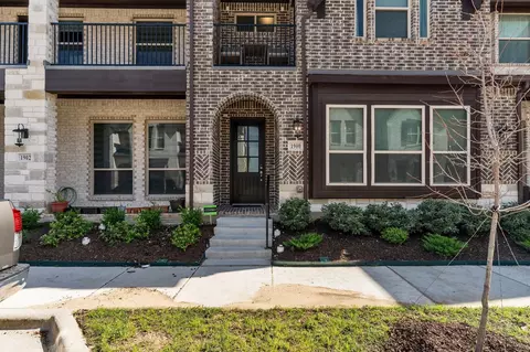 1900 Melinda Ln, Farmers Branch, TX 75234