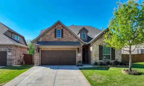 4512 Periwinkle Dr, Mansfield, TX 76063