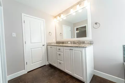 Bath - 357 Hog Eye Rd, Abilene, TX 79602 photo 4 of 5