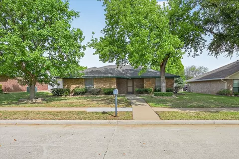 1405 Flamingo Dr, Lewisville, TX 75077