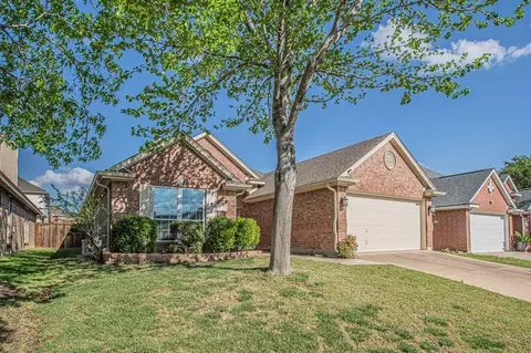 7732 Summerbrook Cir, Fort Worth, TX 76137