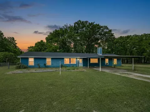 209 Pierce Dr, Mabank, TX 75156