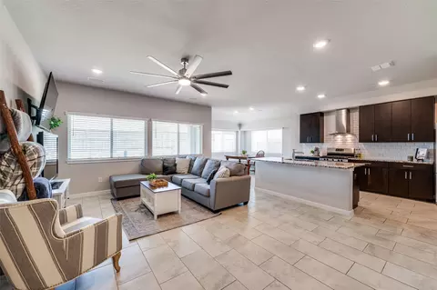 1305 Coyote Rdg, Aubrey, TX 76227