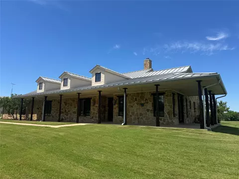 11918 Riek Rd, Krum, TX 76249