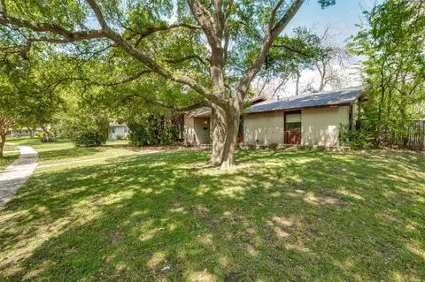 3949 Royal Palms Ct, Dallas, TX 75244