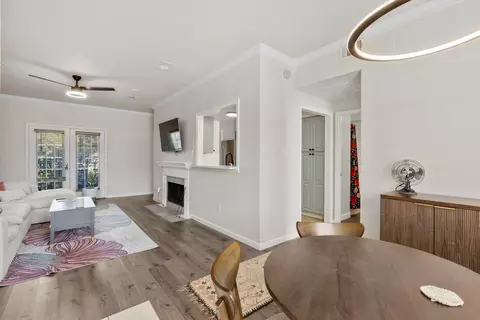 3550 Country Square Dr #111, Carrollton, TX 75006