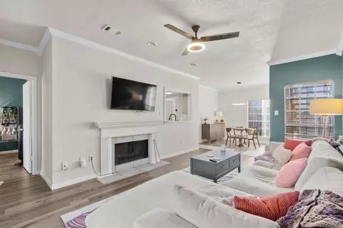 3550 Country Square Dr #111, Carrollton, TX 75006