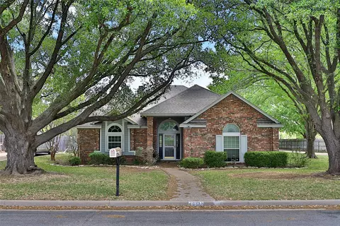 613 Regina Dr, Hewitt, TX 76643