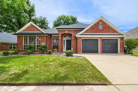 2306 Everton Dr, Arlington, TX 76001