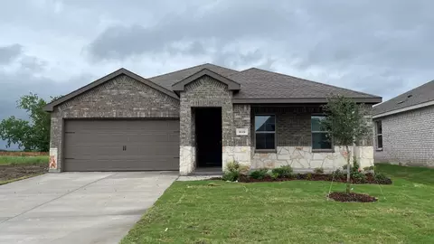 416 Rock Point Rd, Nevada, TX 75173