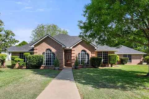 2800 Coventry Rd, Crowley, TX 76036
