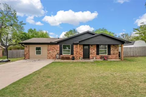303 E Karels Dr, Robinson, TX 76706