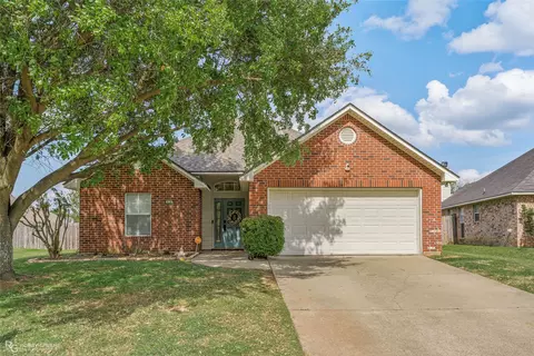 604 Whitefield Ln, Bossier City, LA 71112