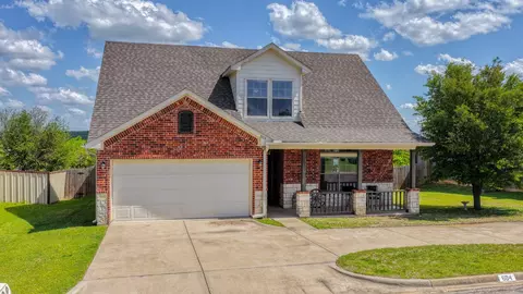 604 Holiday Hills Dr, Mineral Wells, TX 76067