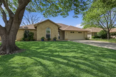 2021 N Lake Trl, Denton, TX 76201