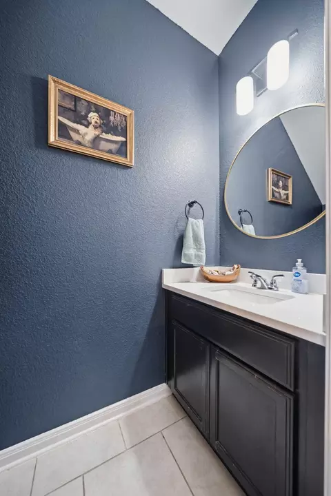 Bath - 2901 Gilchrist Dr, Lorena, TX 76655 photo 3 of 5