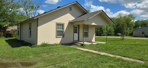 800 N 4th St, Sanger, TX 76266