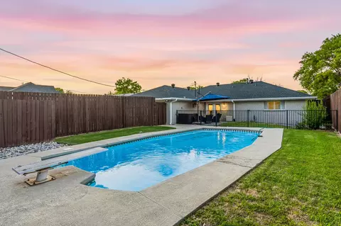 3556 Royal Ln, Dallas, TX 75229