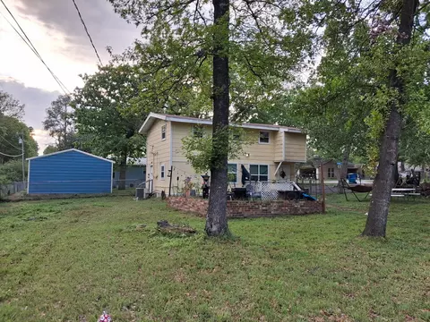 304 Ridgewood Dr, Tool, TX 75143