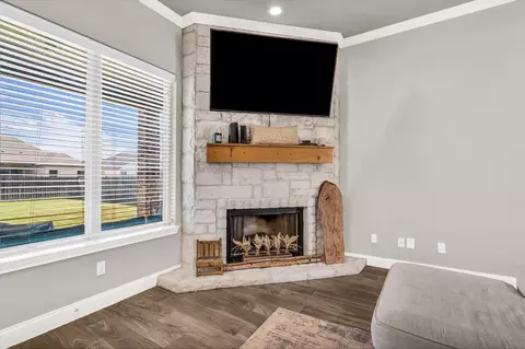 Living - 10405 Aquilla Trl, Waco, TX 76708 photo 1 of 3