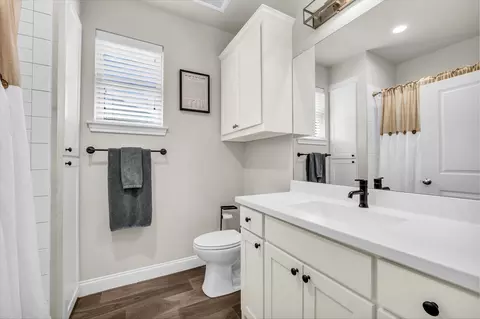 Bath - 10405 Aquilla Trl, Waco, TX 76708 photo 2 of 8