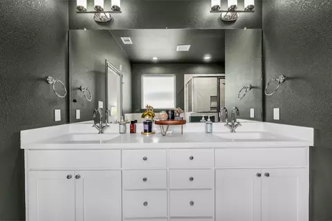 Bath - 10405 Aquilla Trl, Waco, TX 76708 photo 3 of 8