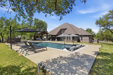 8029 White Dr, Granbury, TX 76049