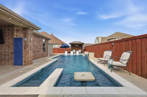 509 Autumn Run Dr, Midlothian, TX 76065