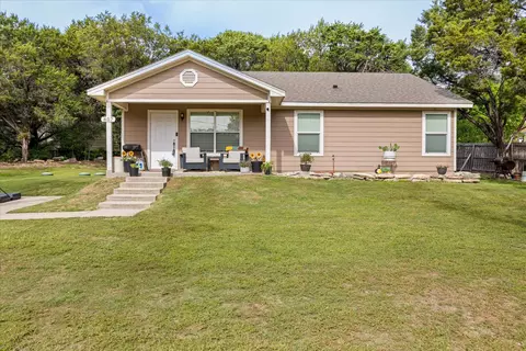 807 Rock Harbor Dr, Granbury, TX 76048