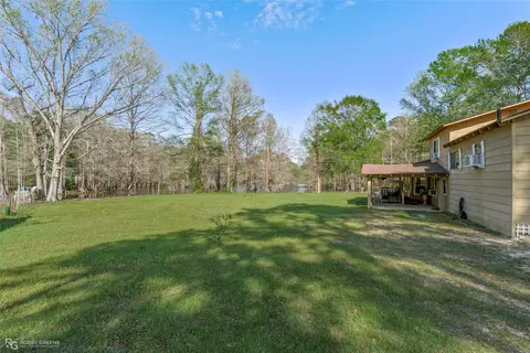 Exterior - 121 Willow St, Heflin, LA 71039 photo 2 of 7